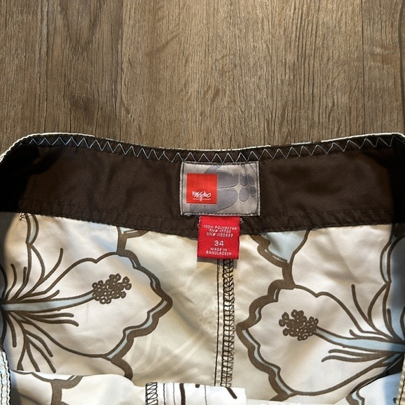 MOSSIMO BORAD SHORTS SIZE(34) - Picture 6 of 7